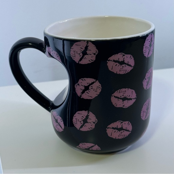 Betsey Johnson Lips XO Coffee Mug 💋 - Picture 9 of 9